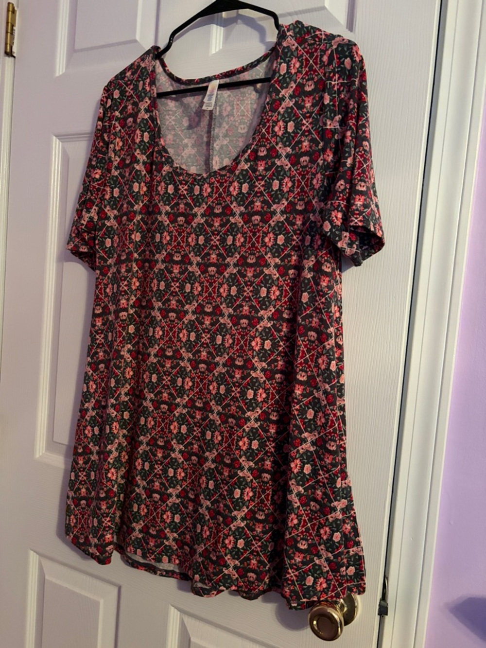 Women’s Floral Scoop Neck Top